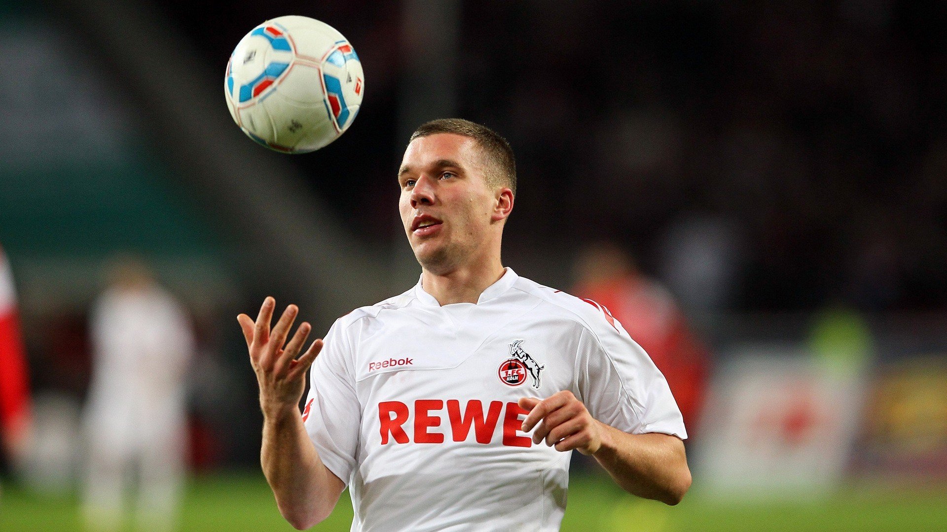 足球赛场焦点！比利时队对阵阿根廷队，豪门翻车，赛后引发巨大争议